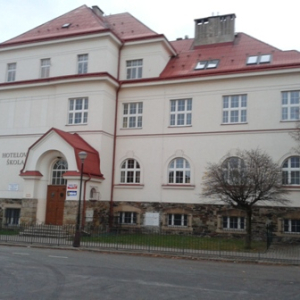 Komenského Budova TS Oliver.jpg